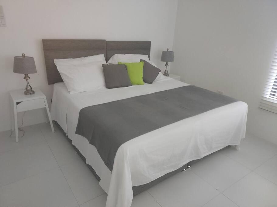 The Willow Apartment โอโชรีโอส ภายนอก รูปภาพ